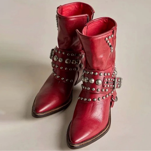 We The Free Axel Boots 7 Studded harness - Picture 3 of 8